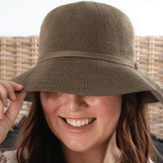 Kay-Bucket-Hat-Sundaise_Stockist_LolomaLiving_Tamborine-Mountain_Sunhat_SH525_Olive_2