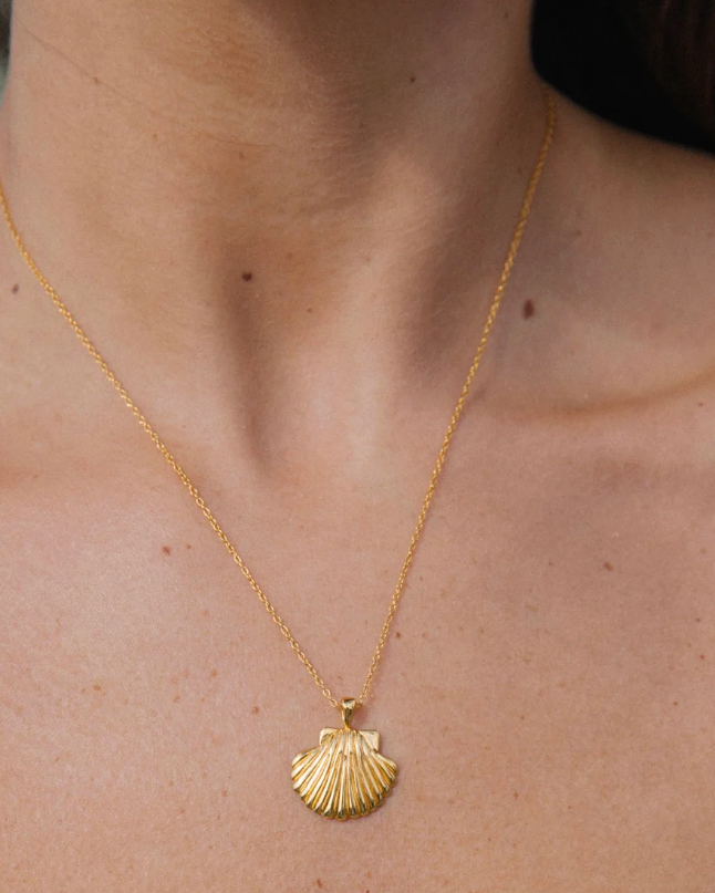 Sun Shell Necklace 18k Gold