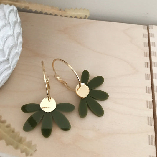 Jumbo Daisy Hoop Earring - Olive and Gold