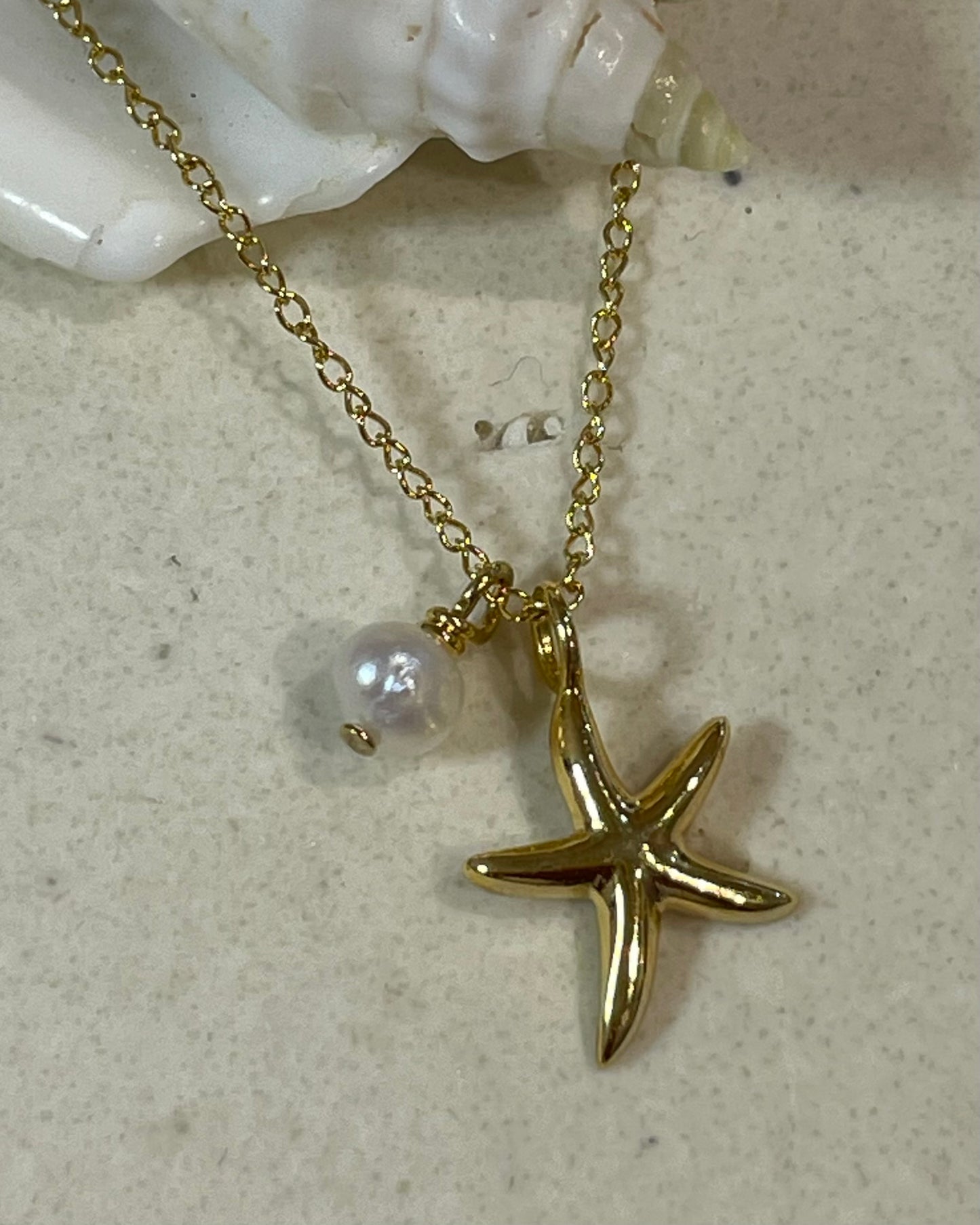 Zali Starfish & Freshwater Pearl Necklace 18k Gold