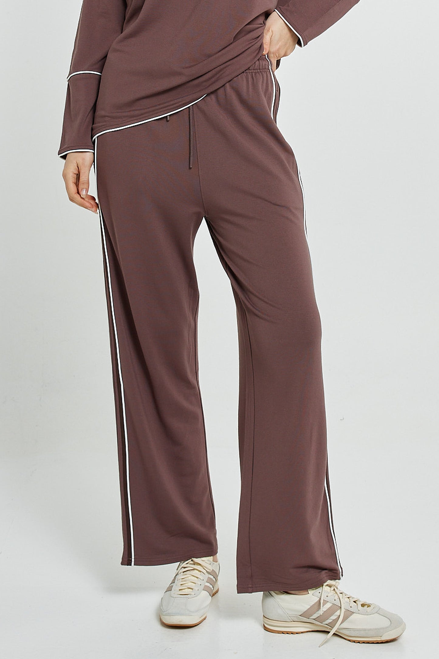 Evelyn Wide Leg Jogger Pant in Nutmeg