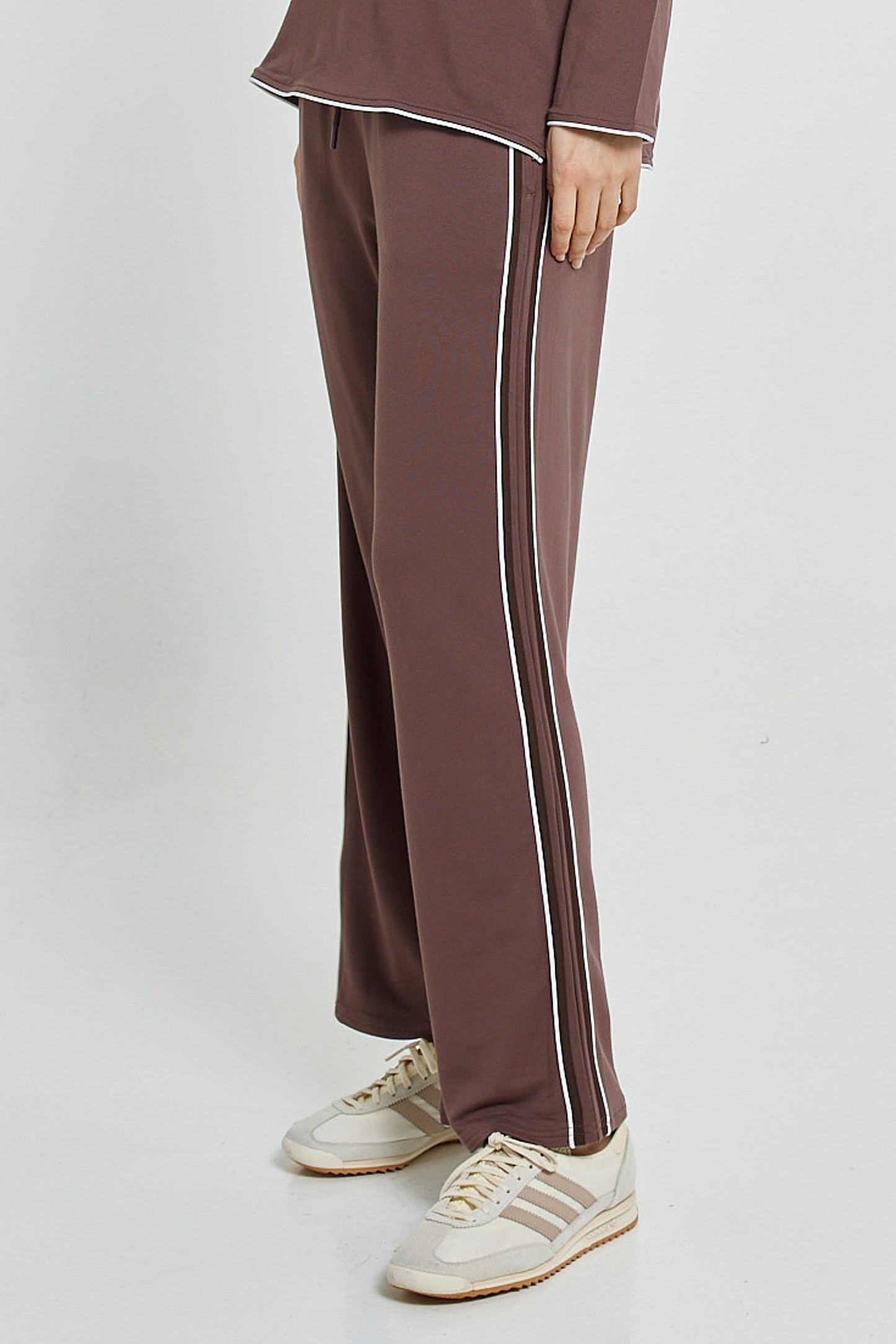 Evelyn Wide Leg Jogger Pant in Nutmeg