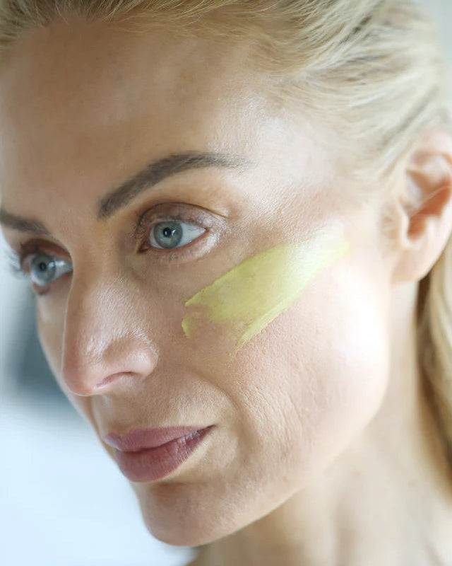 Rich overnight face cream by Gracious Minds supporting the skin moisture barrier.