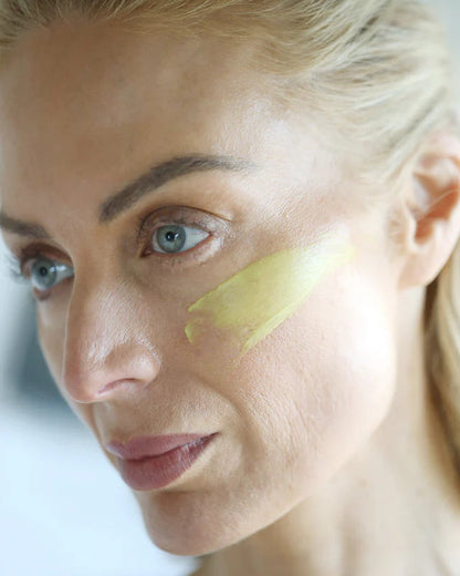 Rich overnight face cream by Gracious Minds supporting the skin moisture barrier.