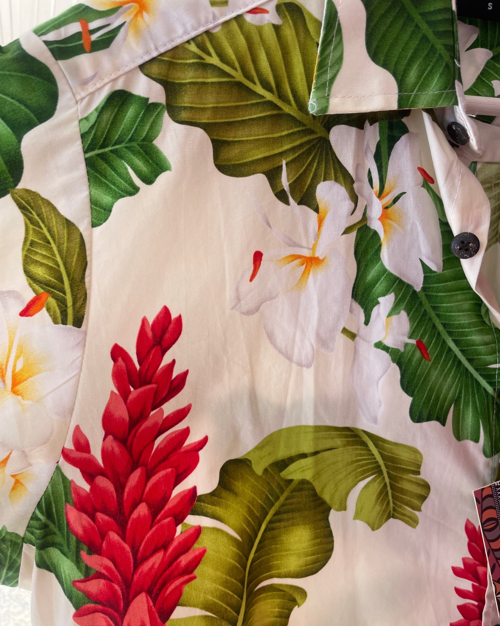 Close up of Mens Island Shirt, Bula Shirt, Hawaiian Shirt available at Loloma Living on Tamborine Mountain clothing boutique on Gallery Walk.