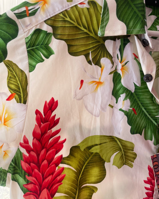 Close up of Mens Island Shirt, Bula Shirt, Hawaiian Shirt available at Loloma Living on Tamborine Mountain clothing boutique on Gallery Walk.