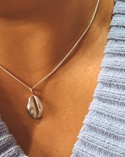 Cowrie Shell Pendant Necklace