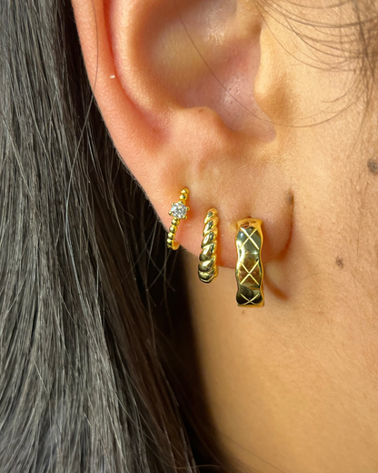 Mae Croissant Huggie Earrings 18k Gold