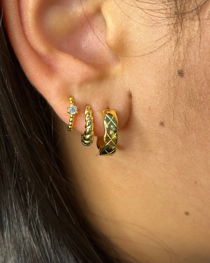 Mae Croissant Huggie Earrings 18k Gold