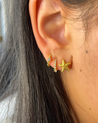 Quinn Huggie Earrings 18k Gold