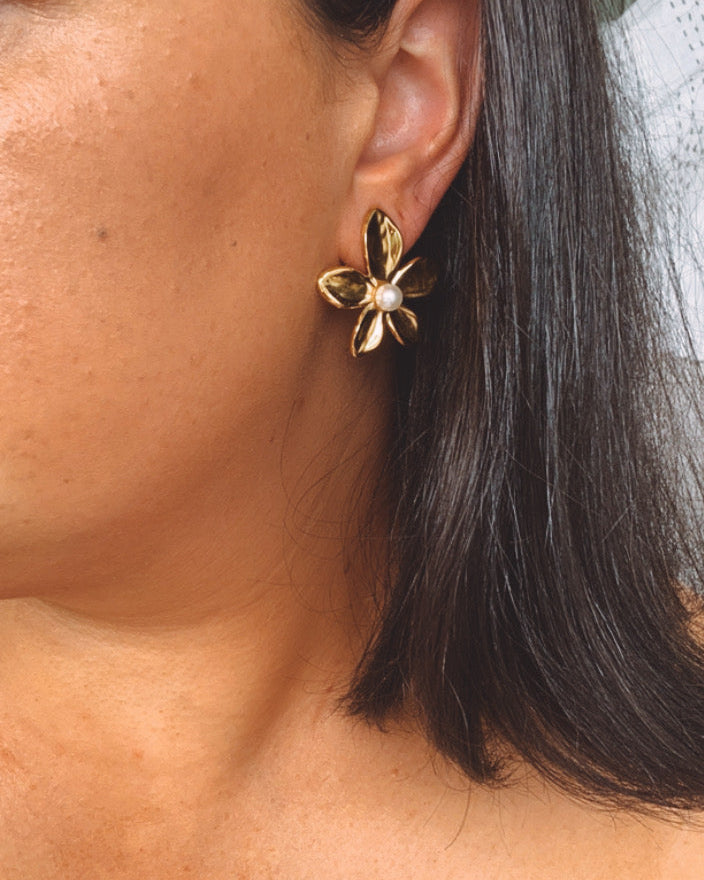 Frangipani Pearl Statement Stud Earrings 18k Gold