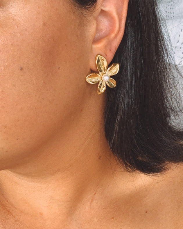 Frangipani Pearl Statement Stud Earrings 18k Gold