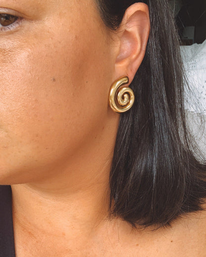 Tides Statement Stud Earrings 18k Gold