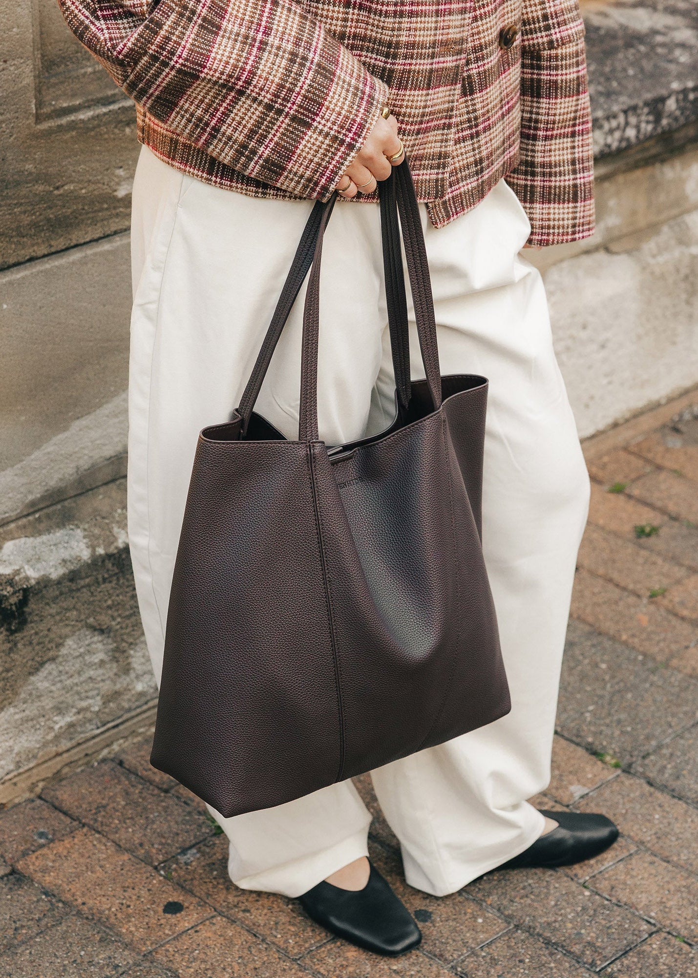 Colby Tote Bag in Chocolate