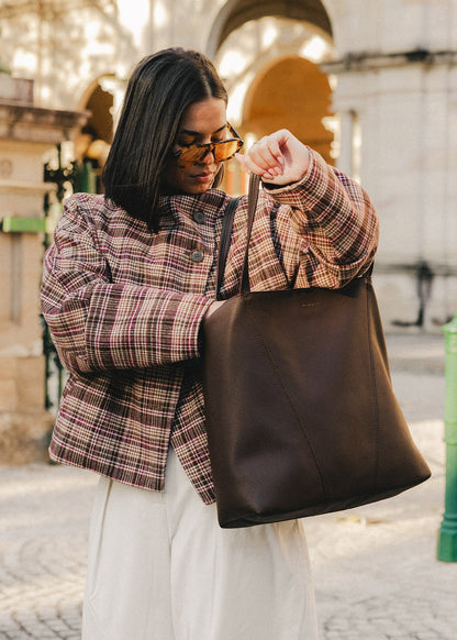 Colby Tote Bag in Chocolate