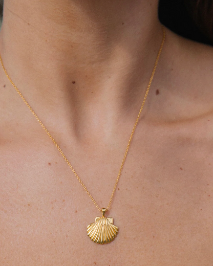 Sun Shell Necklace 18k Gold