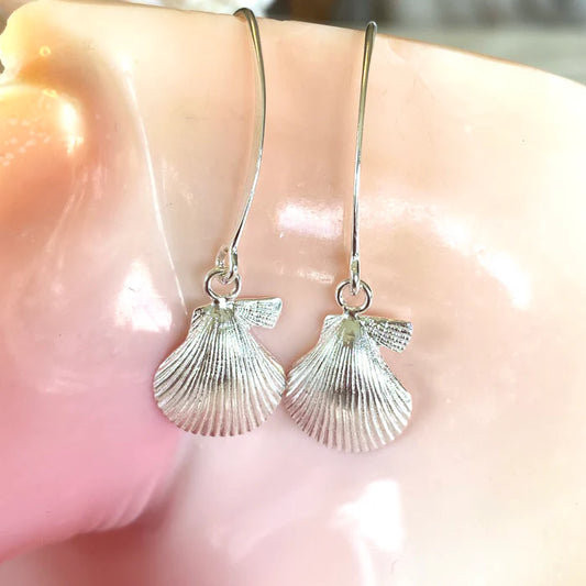 Scallop Doughboy Shell Earrings