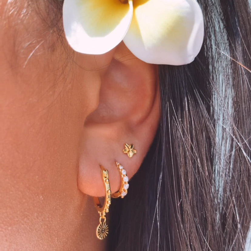Sola Frangipani Stud Earrings 18k Gold