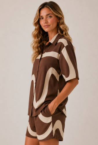 Georgia Squiggle Chocolate Shorts by Mutig