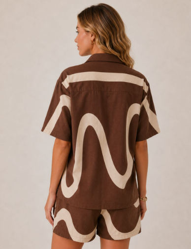 Georgia Squiggle Chocolate Shorts by Mutig